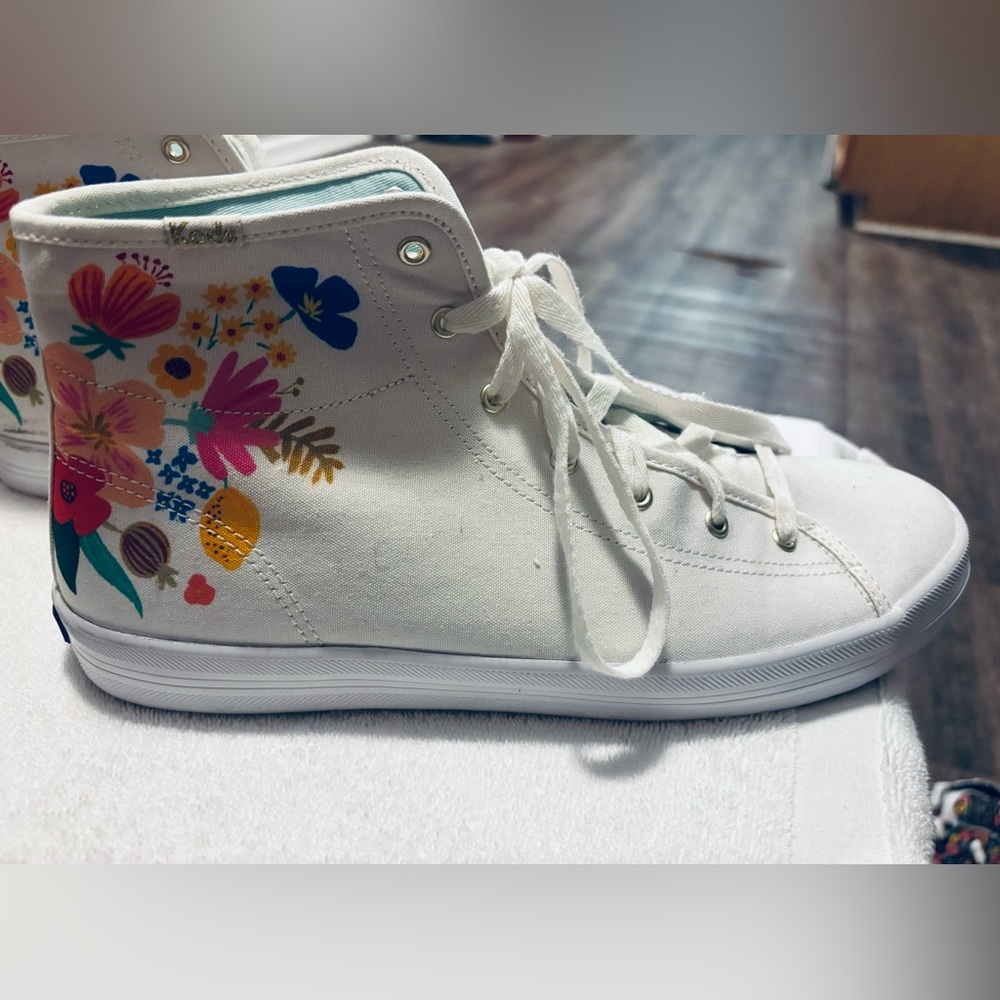 Brand New Floral KEDS Women’s Sneakers - Size 10 - Box 1A